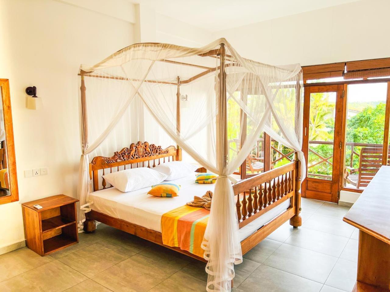 Twenty-Two Weligambay Hotel Weligama Exterior photo