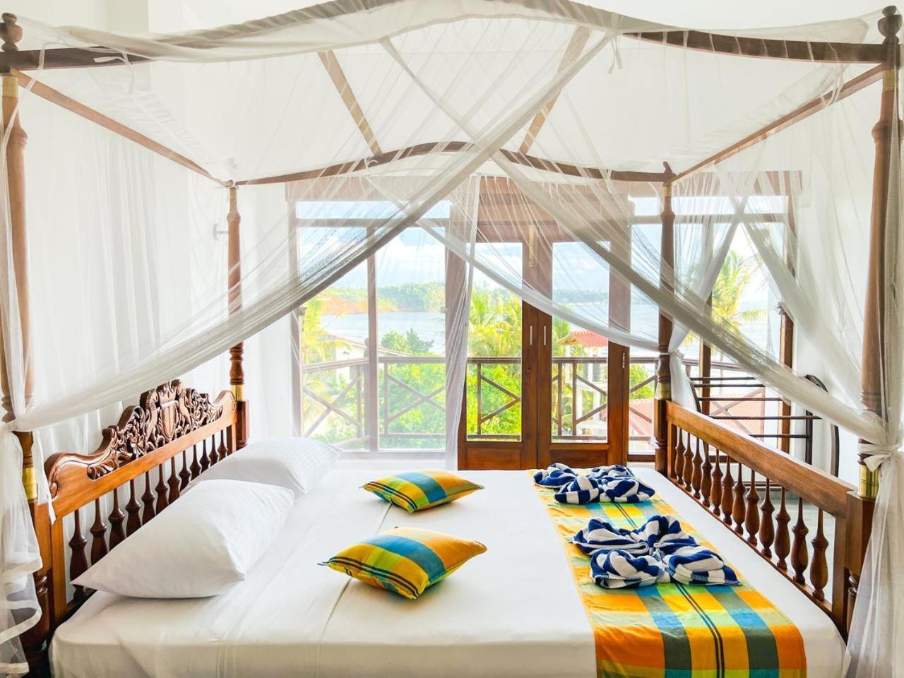 Twenty-Two Weligambay Hotel Weligama Exterior photo
