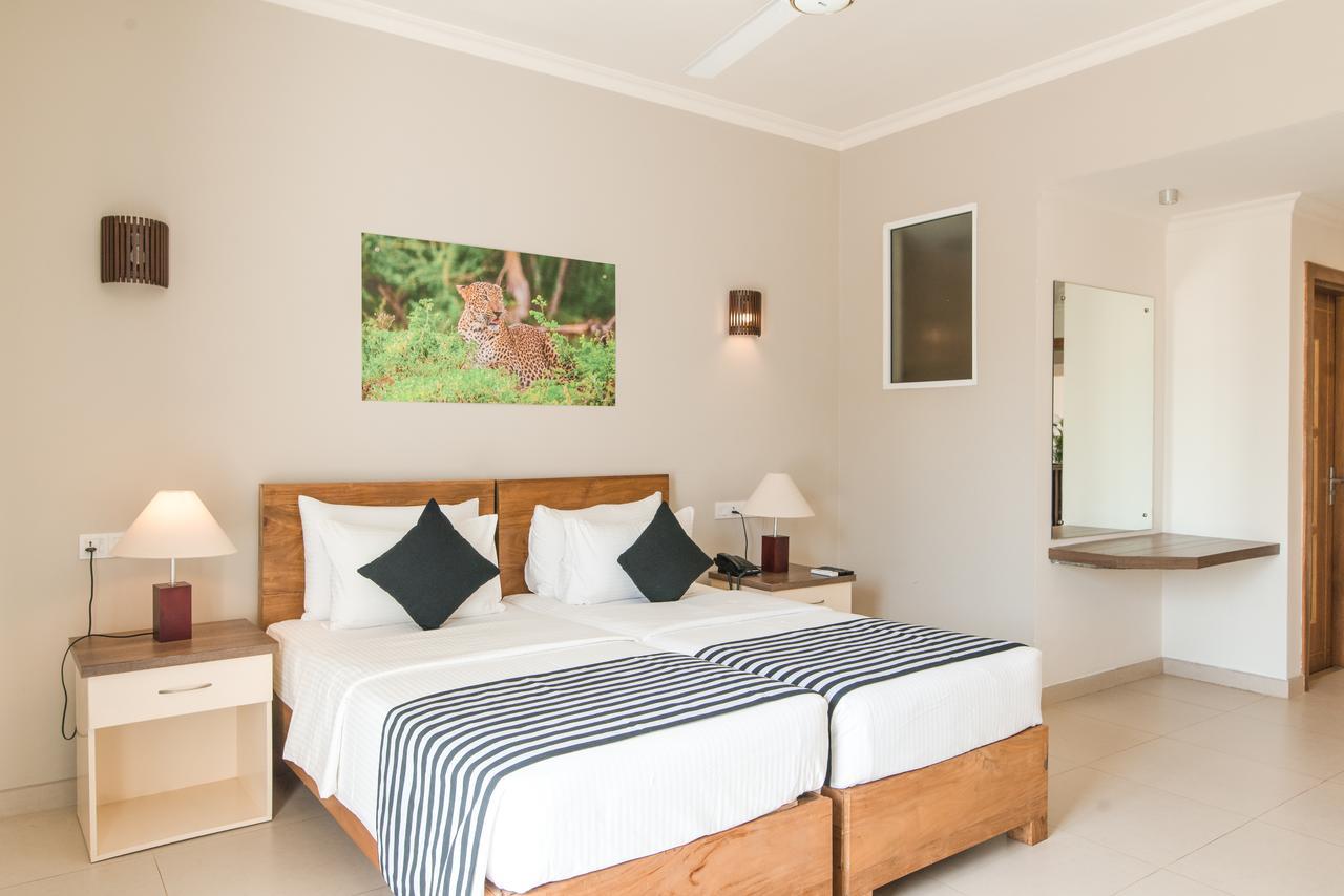 Twenty-Two Weligambay Hotel Weligama Exterior photo