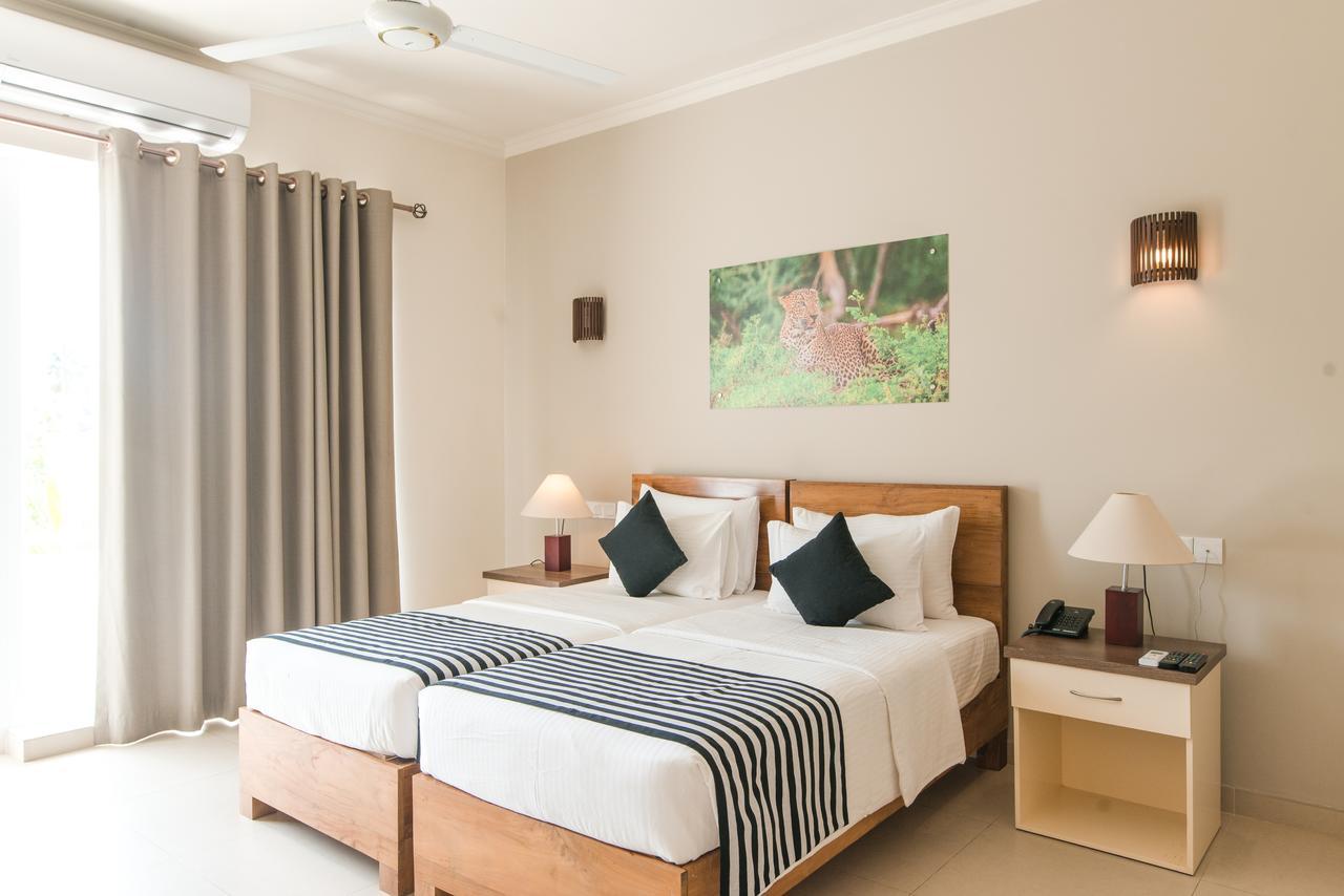 Twenty-Two Weligambay Hotel Weligama Exterior photo