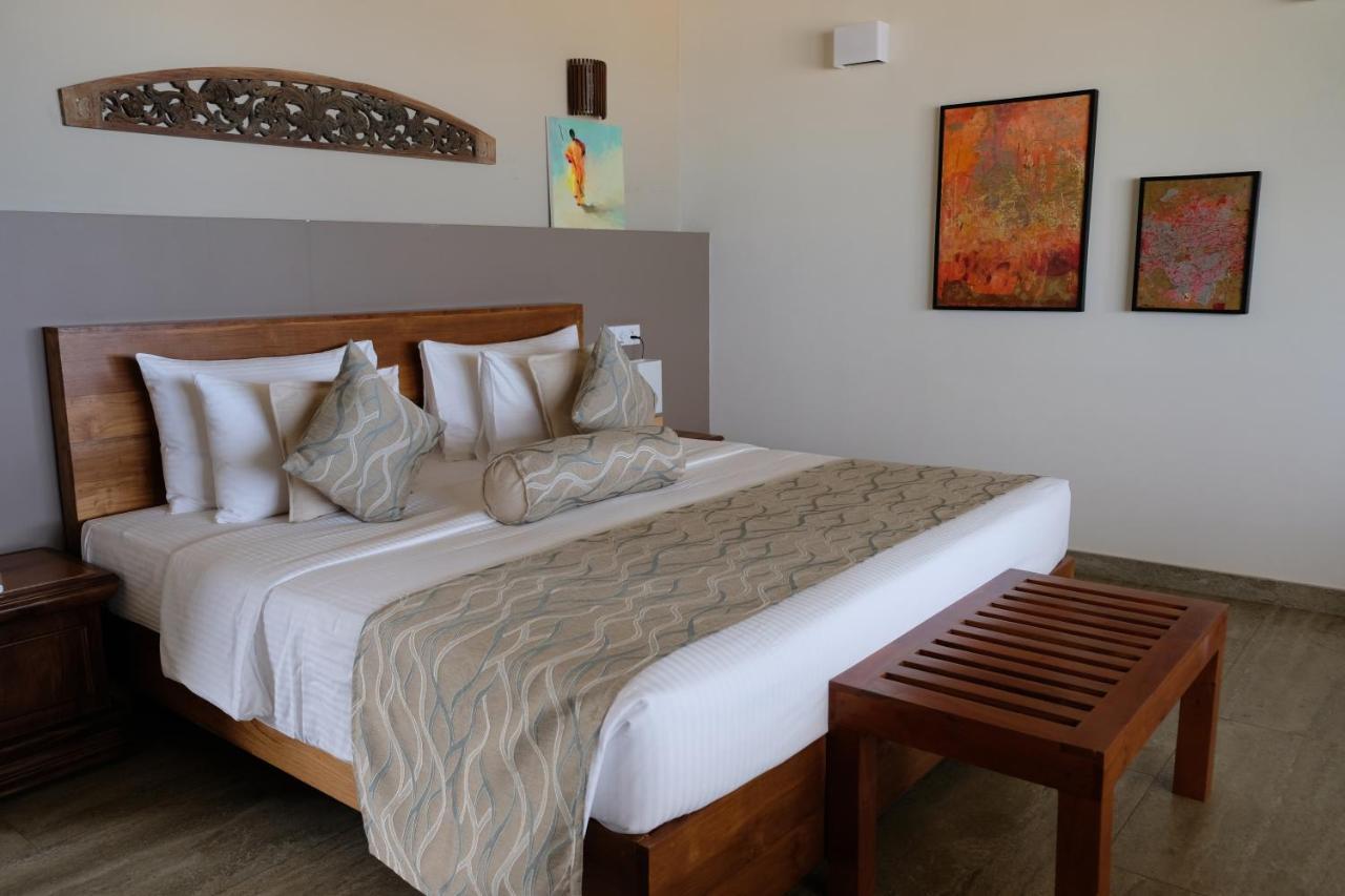 Twenty-Two Weligambay Hotel Weligama Exterior photo